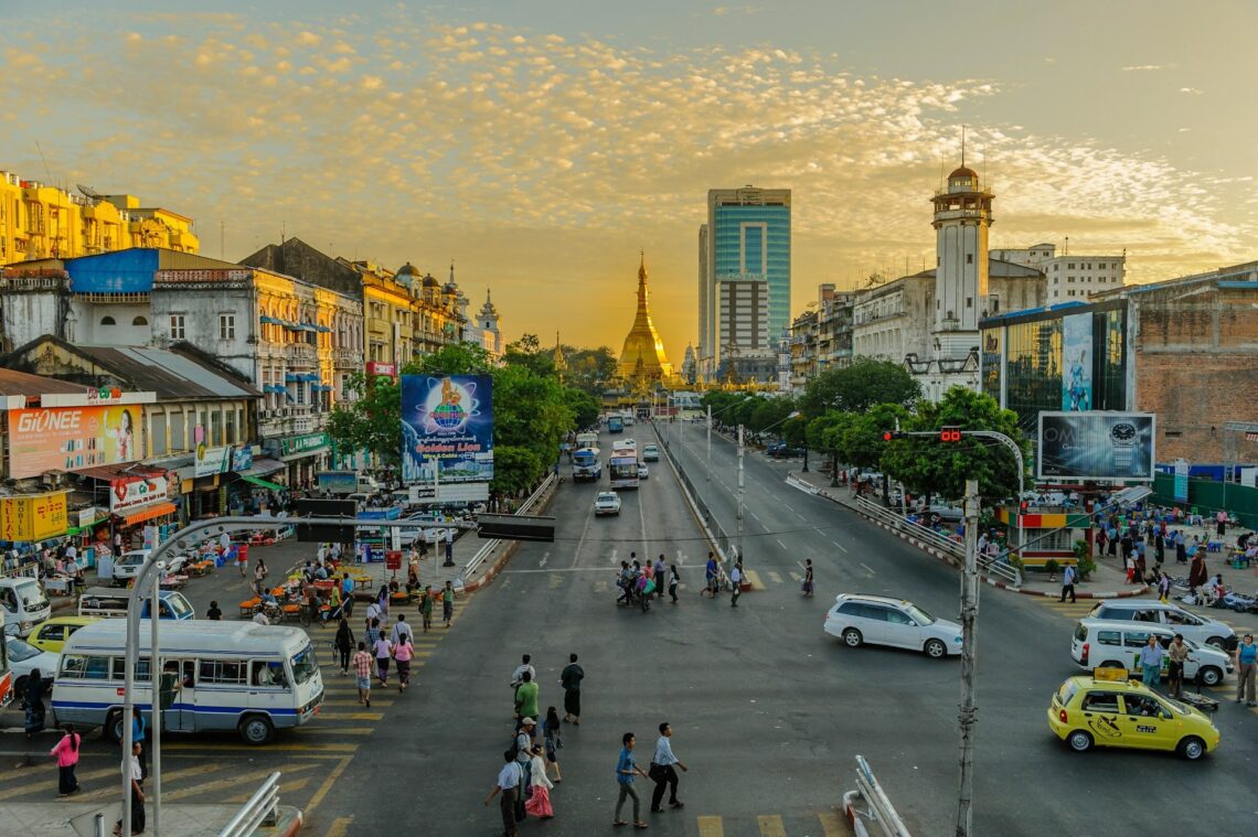 How to Travel Between Bangkok and Chiang Mai on a Budget